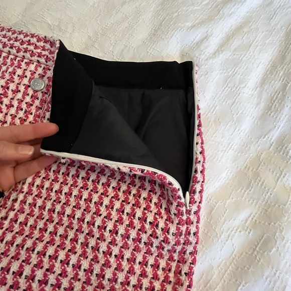 Maje Tweed mini skirt
Pink size EU 40
Quiet luxury Designer - Picture 12 of 17